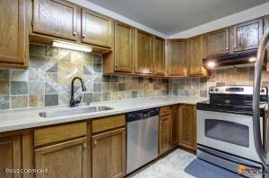 7331 Clairborne Dr, Anchorage, AK 99502 photo 4