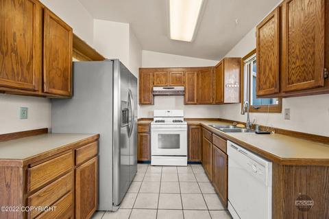 7000 Ryan Ct, Anchorage, AK 99504 photo 11
