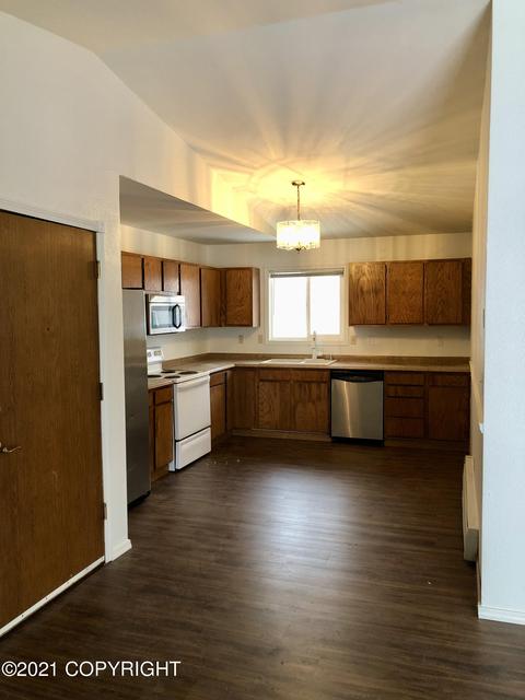 11432 Heritage Ct, Eagle River, AK 99577 photo 5
