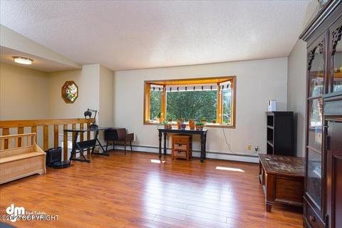 841 Jay Cir, Anchorage, AK 99504 photo 4