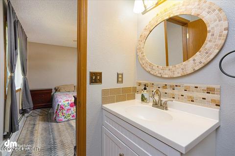 841 Jay Cir, Anchorage, AK 99504 photo 15