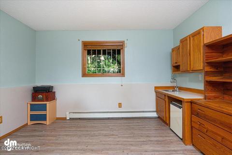 841 Jay Cir, Anchorage, AK 99504 photo 12