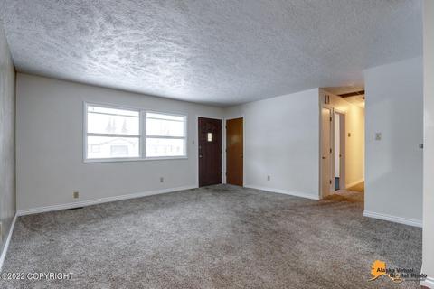 820 Cedar St, Anchorage, AK 99501 photo 5