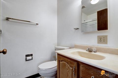 820 Cedar St, Anchorage, AK 99501 photo 28