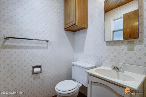820 Cedar St, Anchorage, AK 99501 photo 24