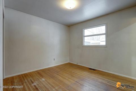 820 Cedar St, Anchorage, AK 99501 photo 22