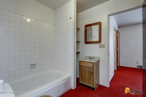 820 Cedar St, Anchorage, AK 99501 photo 36