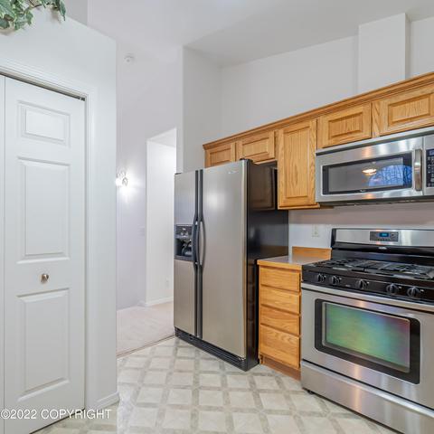 8928 Birch Park Cir, Eagle River, AK 99577 photo 4