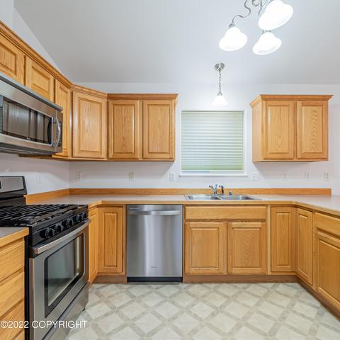 8928 Birch Park Cir, Eagle River, AK 99577 photo 3