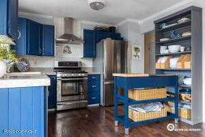 6601 Eileen Cir, Anchorage, AK 99507 photo 2