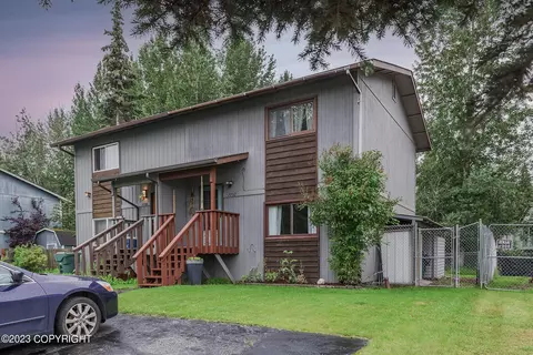 7732 Snow View Dr, Anchorage, AK 99507