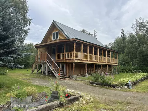 15205 E Kristofer Ln, Palmer, AK 99645