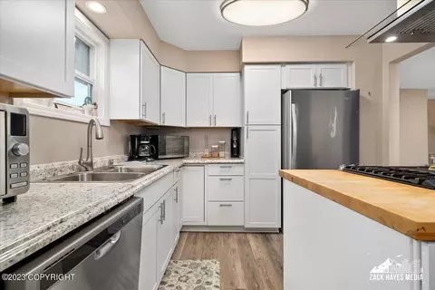 3640 Amber Bay Loop, Anchorage, AK 99515 photo 14