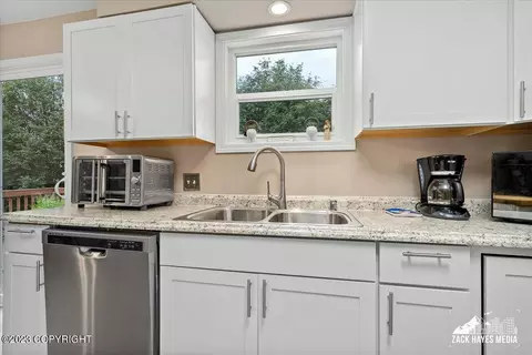 3640 Amber Bay Loop, Anchorage, AK 99515 photo 16
