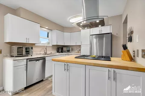 3640 Amber Bay Loop, Anchorage, AK 99515 photo 13