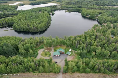 28629 W Parks Hwy, Willow, AK 99688