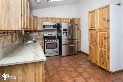 9010 Andy Cir, Eagle River, AK 99577 photo 13