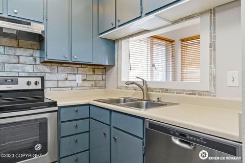 7085 Weimer Rd # 12, Anchorage, AK 99502 photo 3