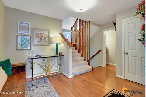 4061 Lakeridge Ct, Anchorage, AK 99502