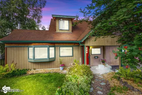1518 Valarian St, Anchorage, AK 99508