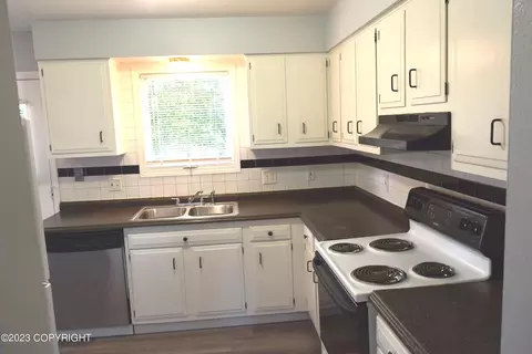 3506 E 18th Ave, Anchorage, AK 99508 photo 7