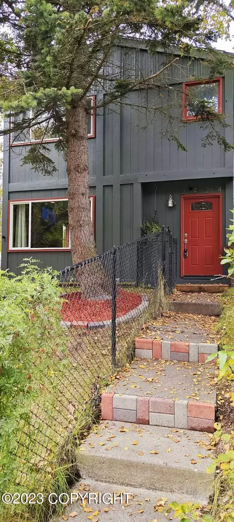 2924 Leighton St, Anchorage, AK 99517