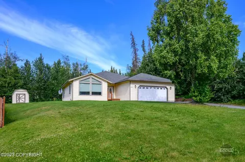 2370 N Thunder Gulch Cir, Palmer, AK 99645