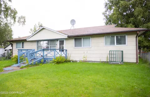 2203 Roosevelt Dr, Anchorage, AK 99517