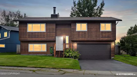 3260 Rosalind Loop, Anchorage, AK 99507