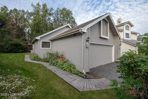 4201 Ambler Cir, Anchorage, AK 99504