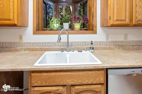 1101 Friendly Ln, Anchorage, AK 99504 photo 27
