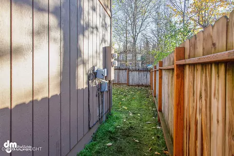 6670 Whispering Loop # B, Anchorage, AK 99504 photo 27