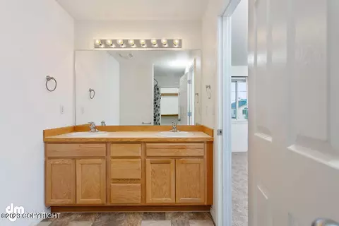 6670 Whispering Loop # B, Anchorage, AK 99504 photo 22
