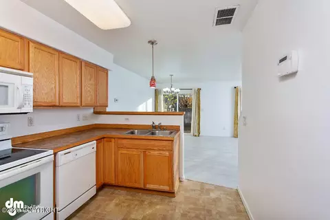 6670 Whispering Loop # B, Anchorage, AK 99504 photo 10