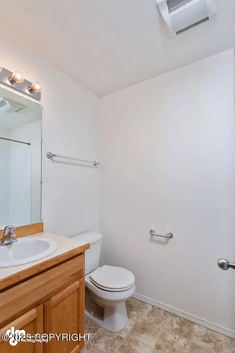 6670 Whispering Loop # B, Anchorage, AK 99504 photo 13