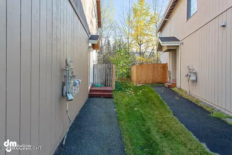 6670 Whispering Loop # B, Anchorage, AK 99504 photo 26