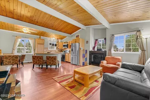 3831 Balchen Dr, Anchorage, AK 99517