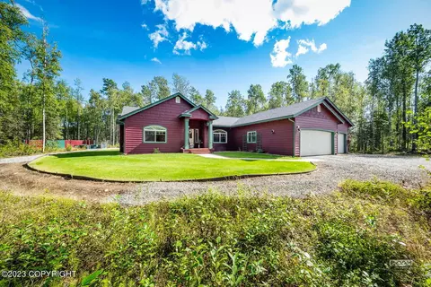 6121 S Slipstream Cir, Wasilla, AK 99654