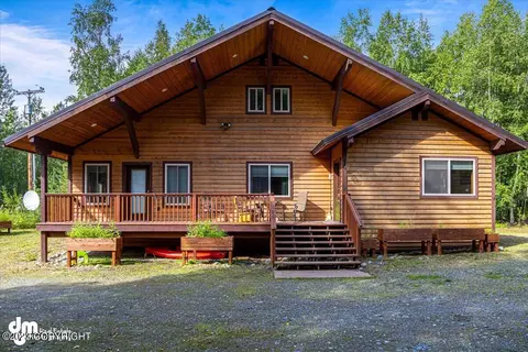 16335 E Sunshine Lakes West Rd, Talkeetna, AK 99676