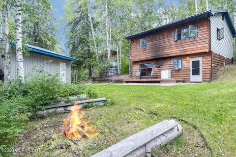 985 Sluice Box Rd, Fairbanks, AK 99712