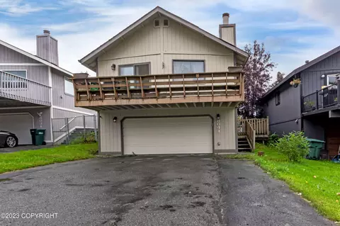 8041 Queen Victoria Dr, Anchorage, AK 99518