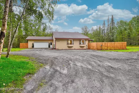 1525 Kittiwake Ct, Kenai, AK 99611