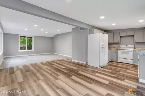 247 Patterson St, Anchorage, AK 99504
