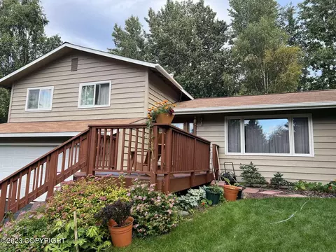 2821 Cutwater Ct, Anchorage, AK 99516