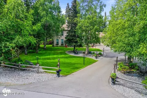 5800 Alpine Woods Dr, Anchorage, AK 99516