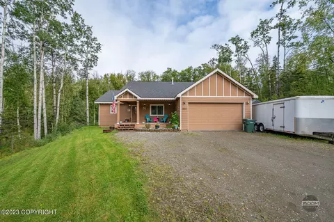 5855 E Summit Cir, Wasilla, AK 99654