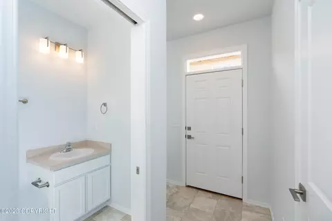 1207 E 16th Ave, Anchorage, AK 99501 photo 4