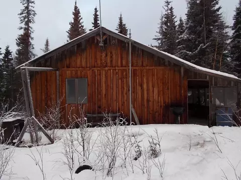 35822 Violet Cir, Remote, AK 99000 photo 3