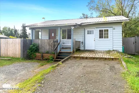 1906 Mckinley Ave, Anchorage, AK 99517