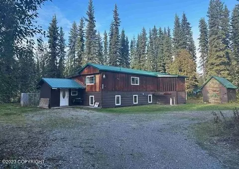 2606 Garnet Dr, North Pole, AK 99705